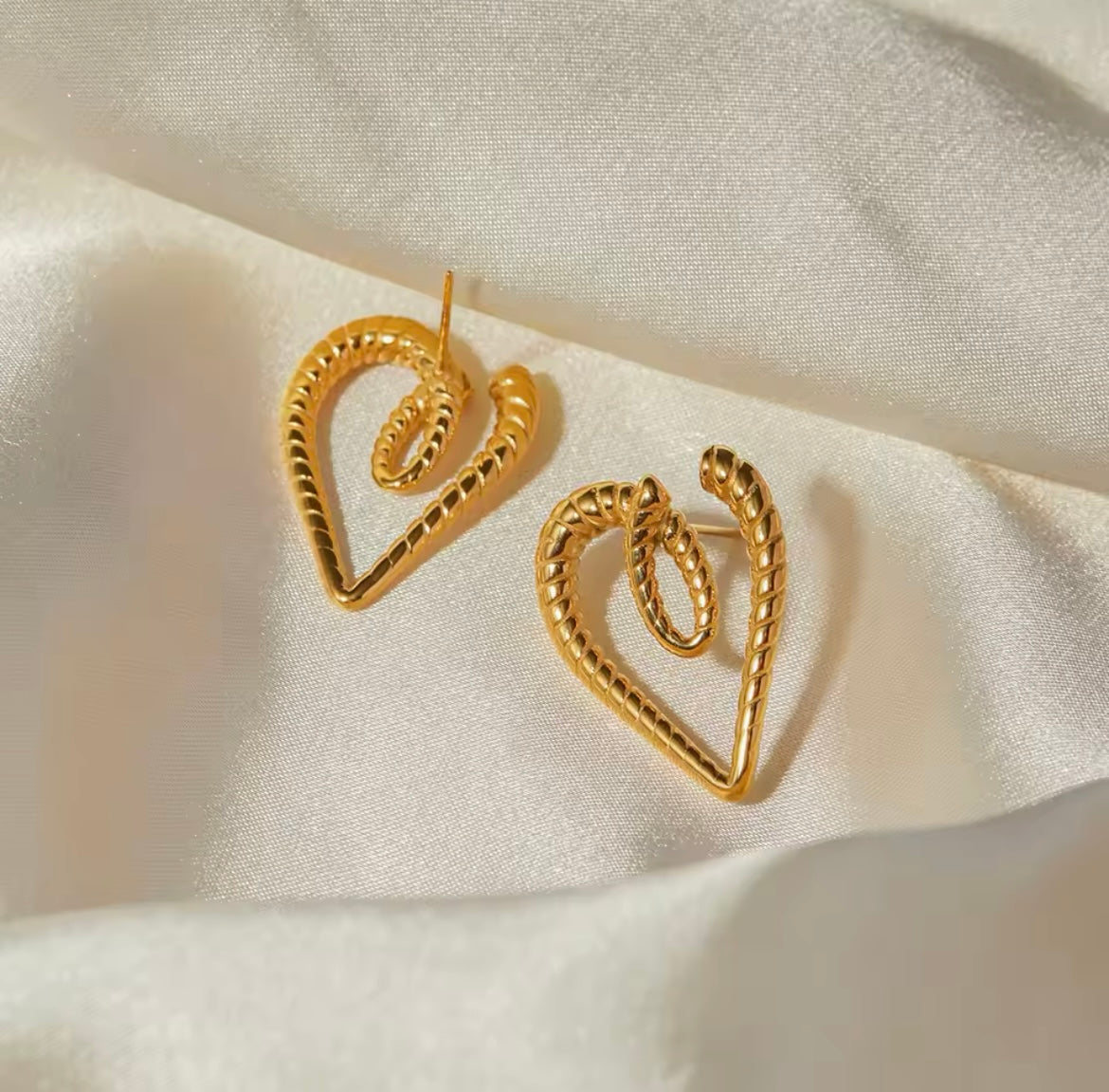 LOVERGIRL EARRING