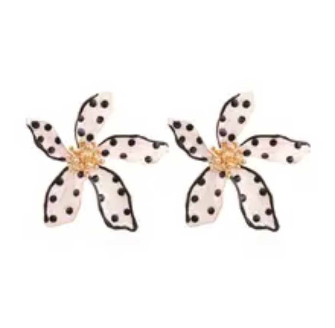 LILY EARRING