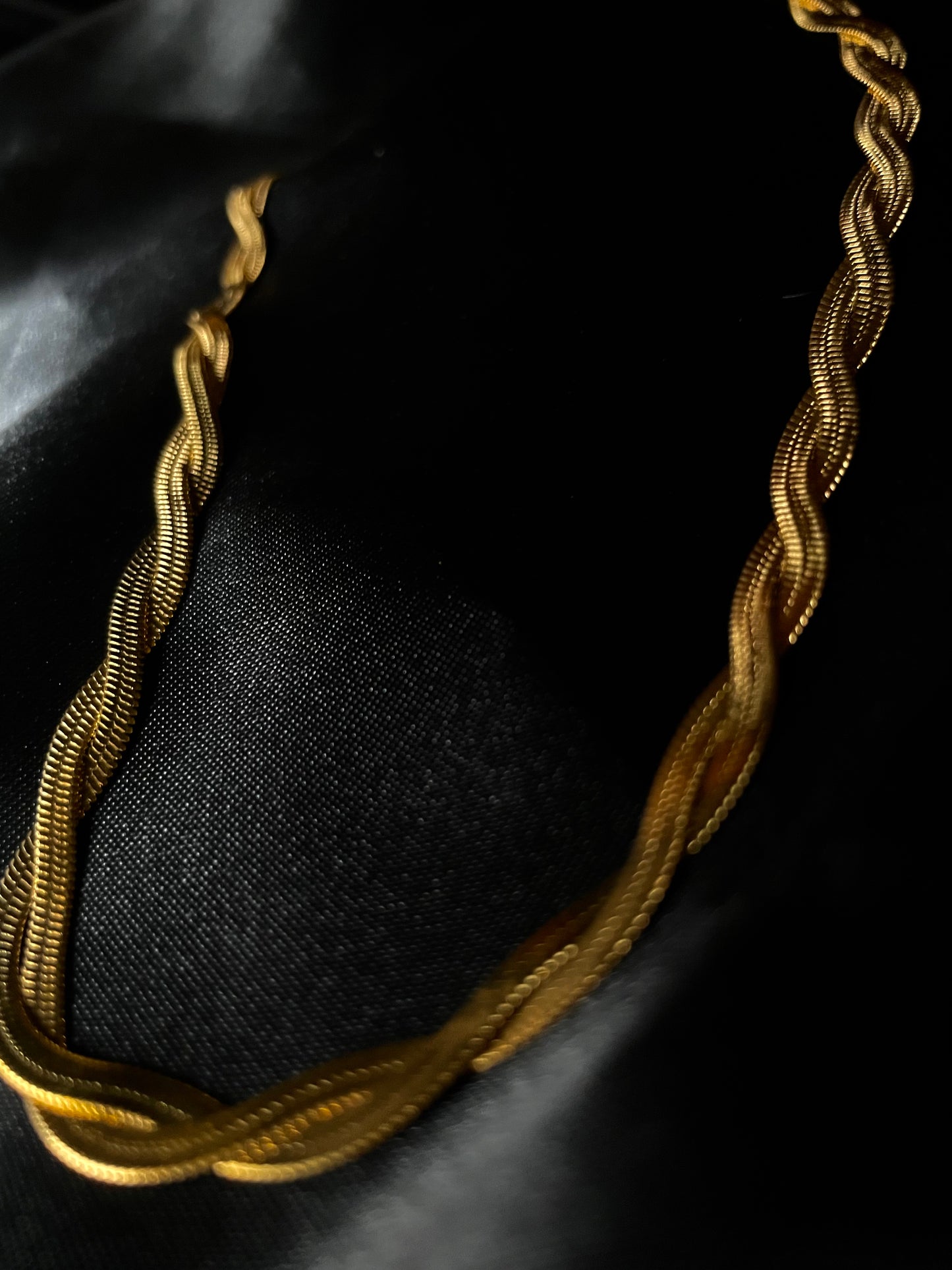 EVE NECKLACE