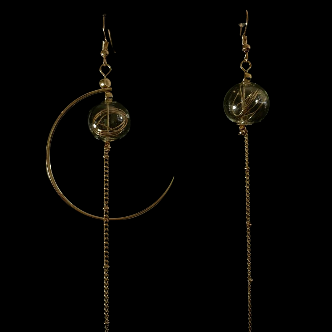 NU MOON EARRING
